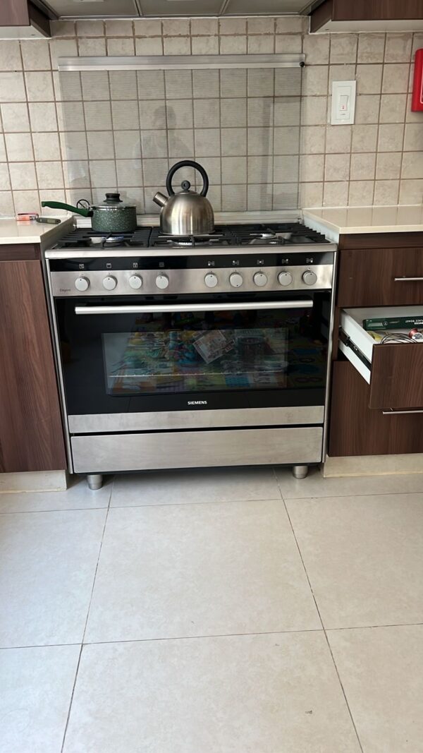 Used Siemens 5 Burner Gas Cooker 90/60cm Made in Italy Excellent condition