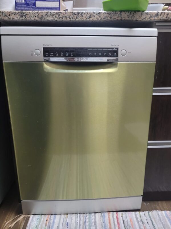 Used Bosch Series4 Home Connect WiFi Dishwasher 14Place setting Like New Conditions