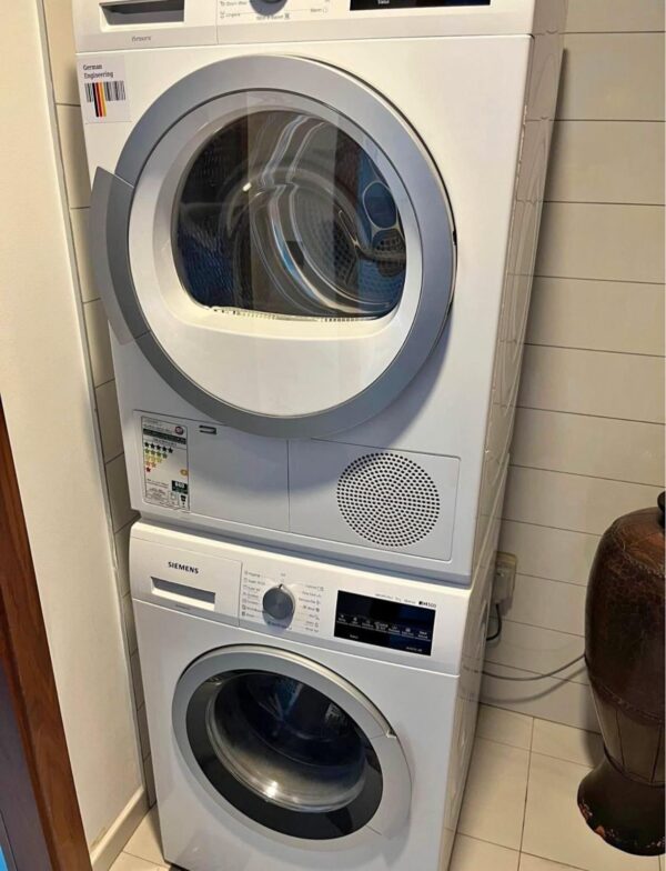 Used Siemens iQ500 Separate washer and dryer Set 9kg +9kg 
Great condition