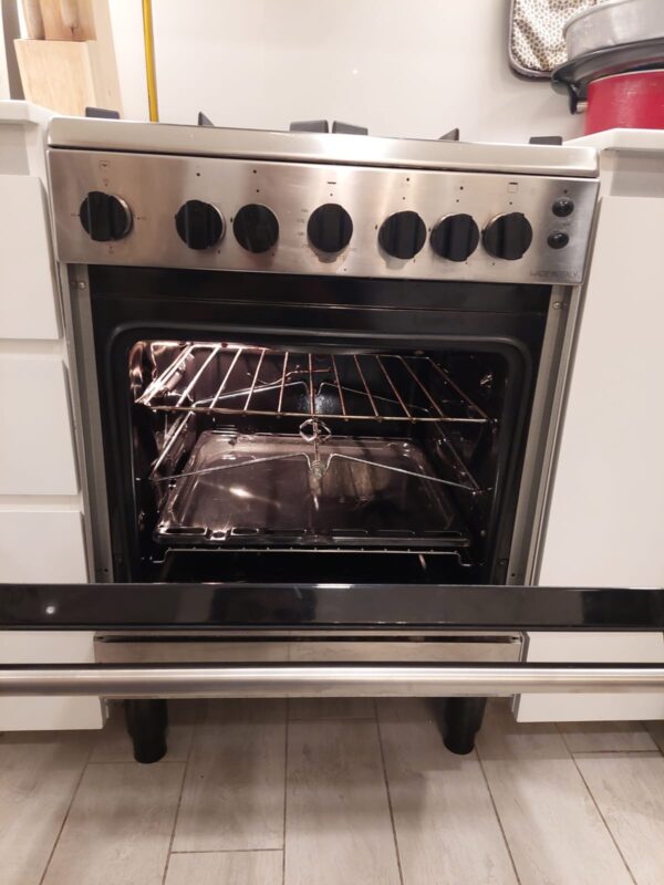 Used Bompani 4 Burner Gas Cooker 60/60cm Modern Design, Excellent Condition - Image 3