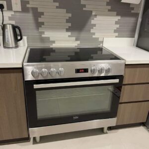 Used Beko New Model 5 Ceramic Hubs Electric Cooker 90cm excellent condition