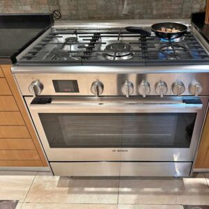 Used Bosch 5 Burner Gas Oven 90cm - Well-maintained