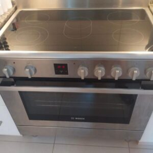Used Bosch 5 Ceramic Hubs Electric Cooker 90cm - Well-Maintained, High Performance