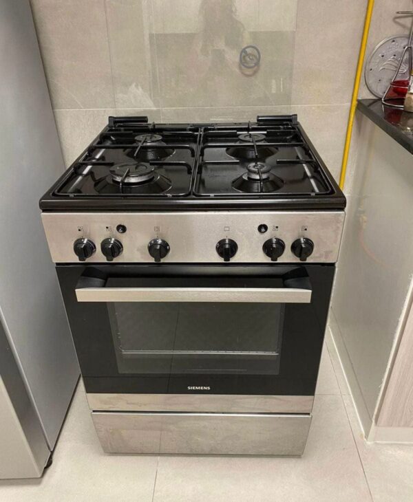 Used Siemens 4 Burner Gas Cooker 60cm - Energy Efficient, Well-Maintained