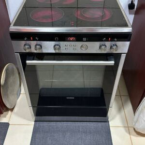Used Siemens 4 Ceramic Hubs Electric Cooker 60cm - Energy Efficient, Great Value