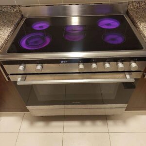 Used Siemens 5 Ceramic Hubs Electric Cooker 90cm - Premium Quality, Like New