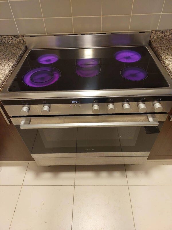 Used Siemens 5 Ceramic Hubs Electric Cooker 90cm - Premium Quality, Like New