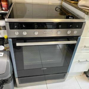 Used Siemens New Model 4 Ceramic Hubs Electric Cooker 60cm - Compact & Powerful