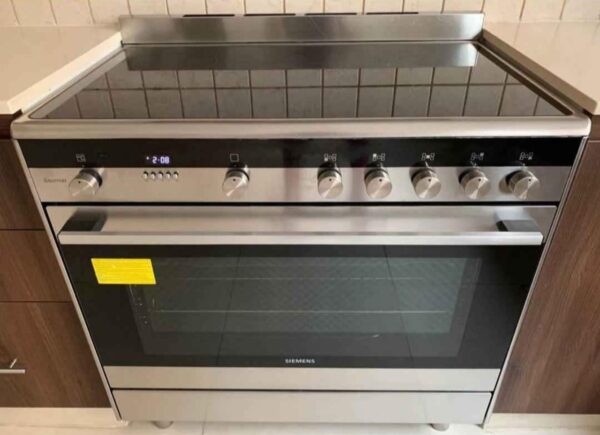 Used Siemens iQ700 Top gas electric oven - 90cm
