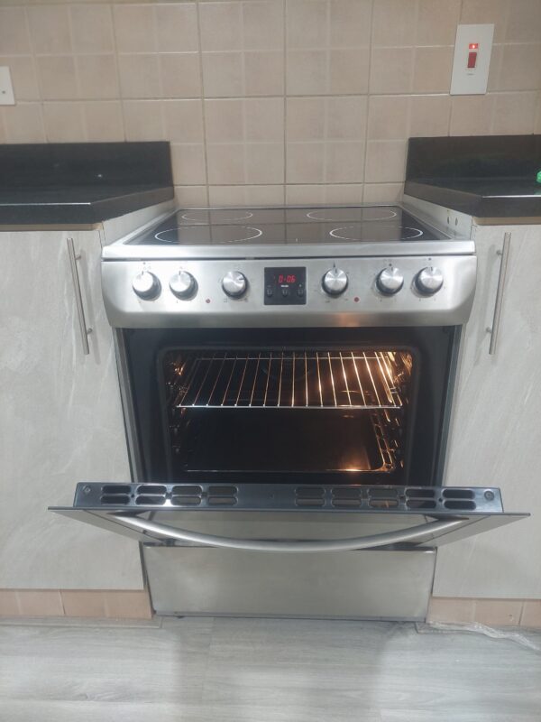 Used Hoover 4 Ceramic Hubs Electric Cooker 60/60cm Excellent Condition