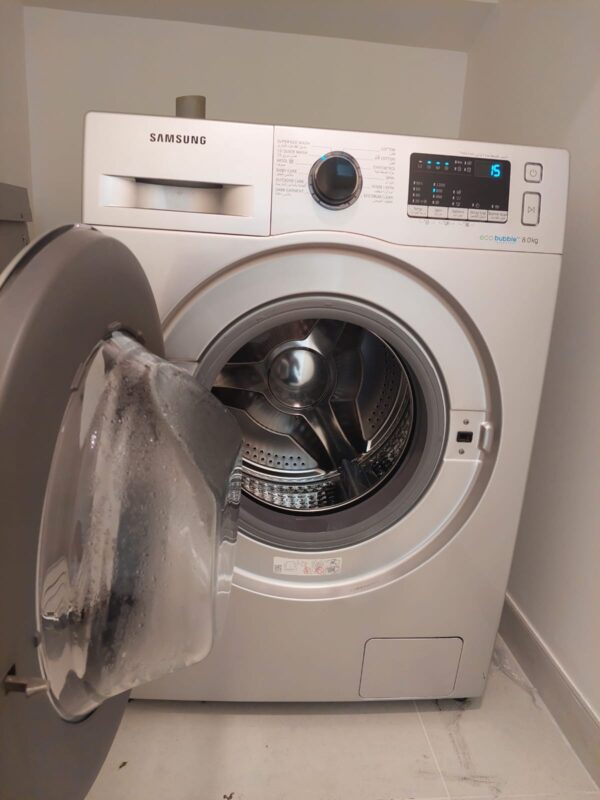 Used Samsung Ecco bubble 8Kg washing machine Great working order - Image 2