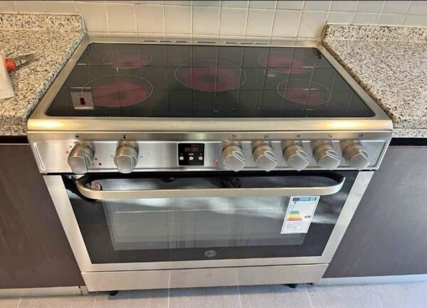 Used Hoover 5 Ceramic Hubs Electric Cooker 90cm Excellent Condition