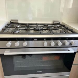 Used Siemens 5 burner gas Cooker 90cm with oven Inside fan excellent condition