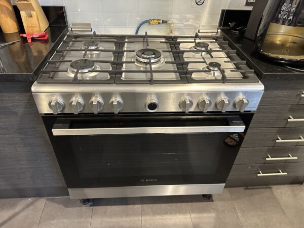 Used Bosch New Model 5 Burner Gas Cooker 90cm Made in Italy Excellent Condition