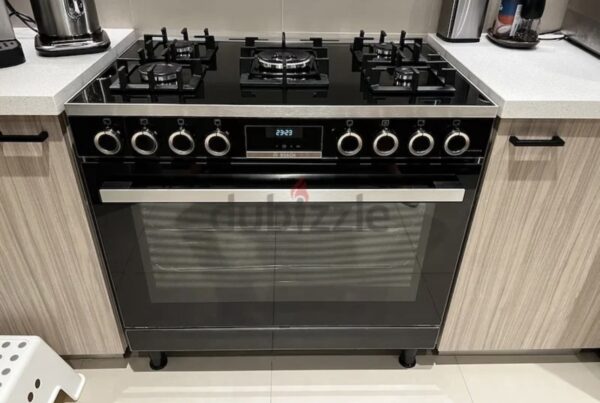 Used Bosch Series8 Full Gas Cooking Range 90x60cm - Image 3