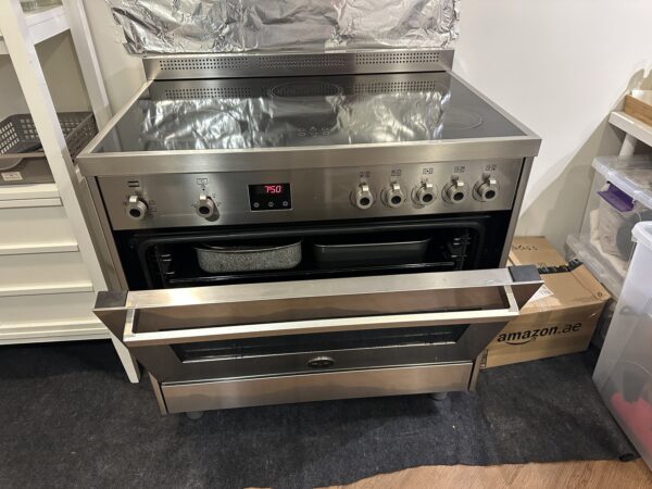 Used Bertazoni New Model Electric Cooker 90cm Excellent condition - Image 2