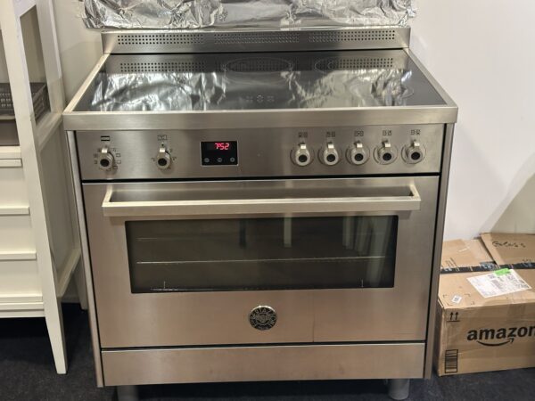 Used Bertazoni New Model Electric Cooker 90cm Excellent condition - Image 4