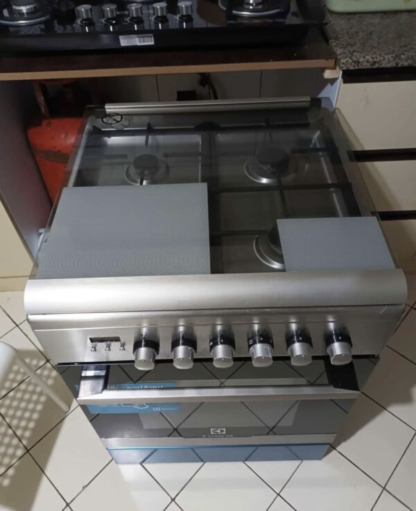 Used Electrolx 4 burner Gas Electric Oven 60cm perfect condition - Image 3