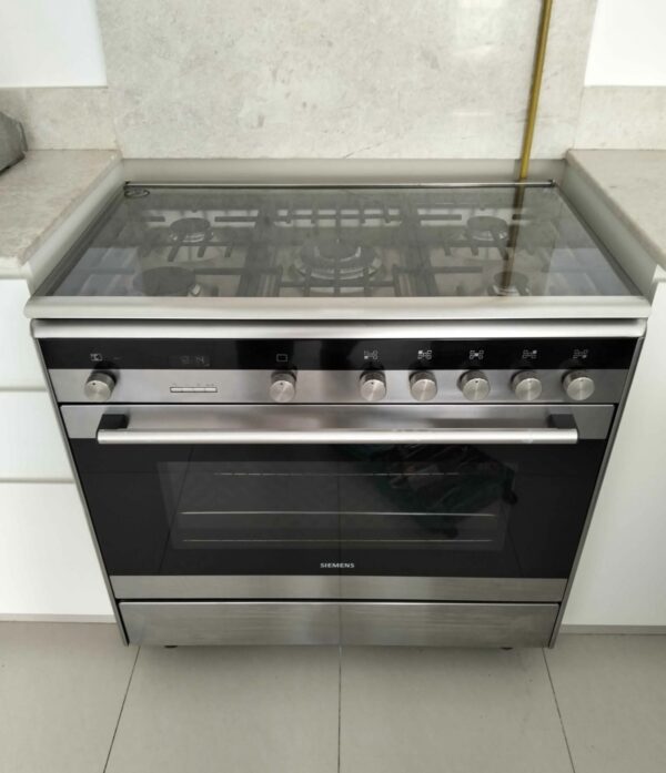 Used Siemens 5 burner gas oven Electric Cooker 90cm - Image 3