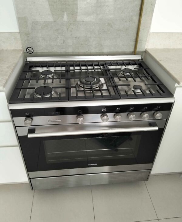 Used Siemens 5 burner gas oven Electric Cooker 90cm - Image 2