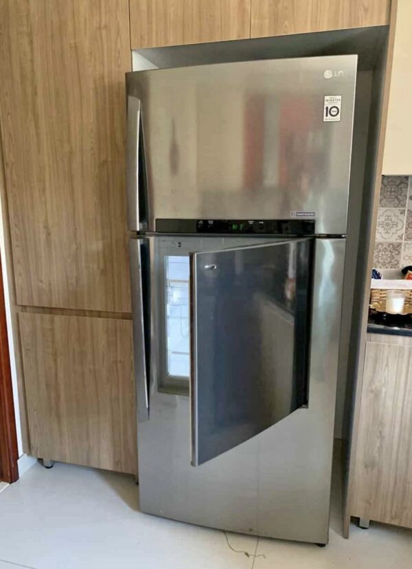 Used LG Door in door Refrigerator big capacity Excellent Condition - Image 2