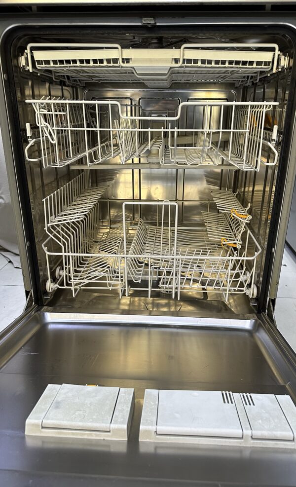Used Miele German Dishwasher Excellent Condition - Image 2